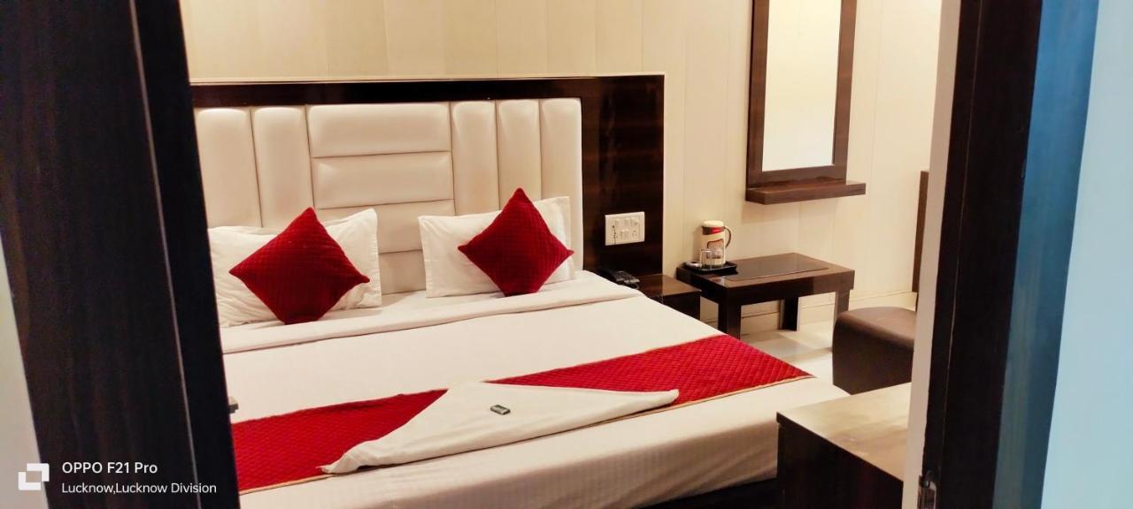 Hotel Kbs Лакхнау Екстер'єр фото