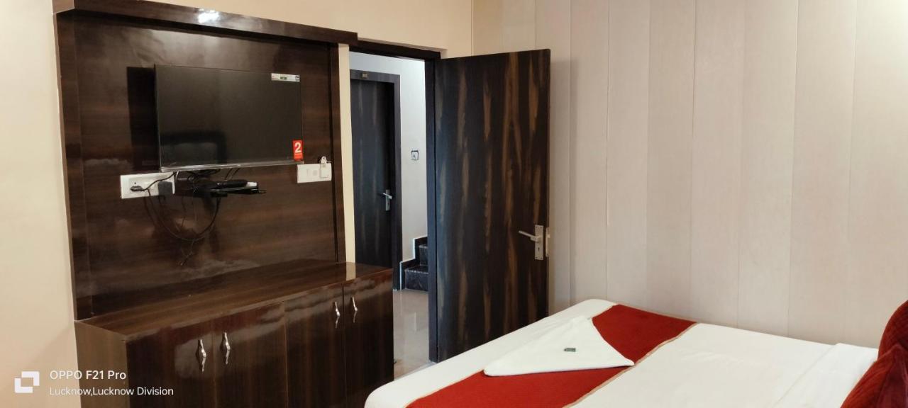 Hotel Kbs Лакхнау Екстер'єр фото